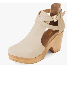 Wo Wagas Beige Platform Rounded Toe Cutout Ankle Boot Strap Buckle Bootie